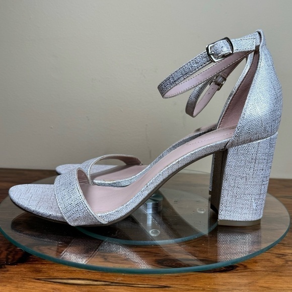 BANDOLINO Women's Armory Dress Sandals - silver metallic - size 10 - Picture 7 of 13